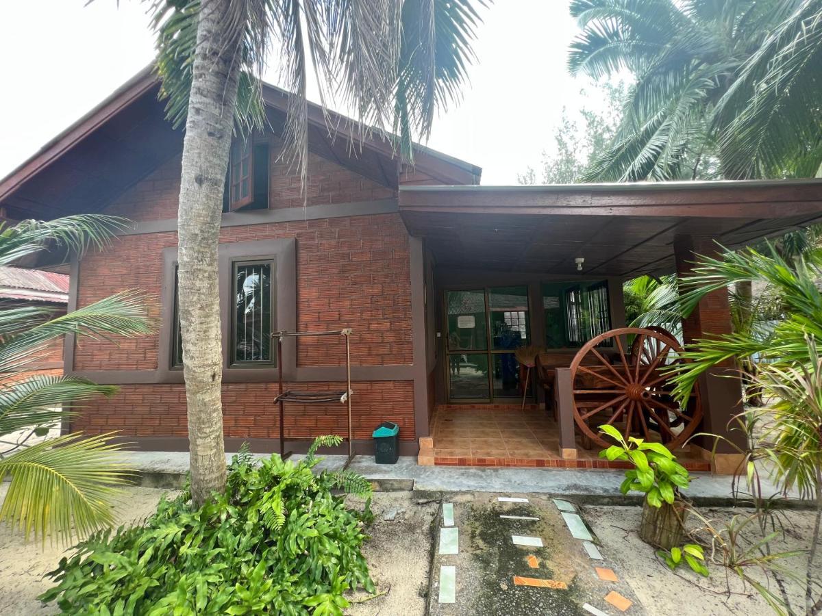 Sawai Home Resort Nathon Kültér fotó